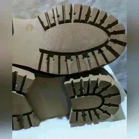 Lucky Brand Eabile Light Brown Leather Chelsea Chunky Lug Ankle Boots - Picture 9 of 13